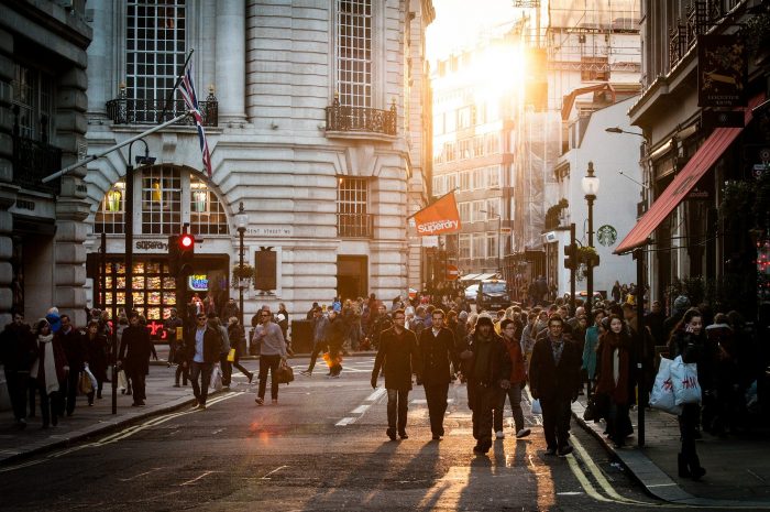 Compras compulsivas. Los 10 errores a evitar en nuestras finanzas para tener una economía con una salud de hierro